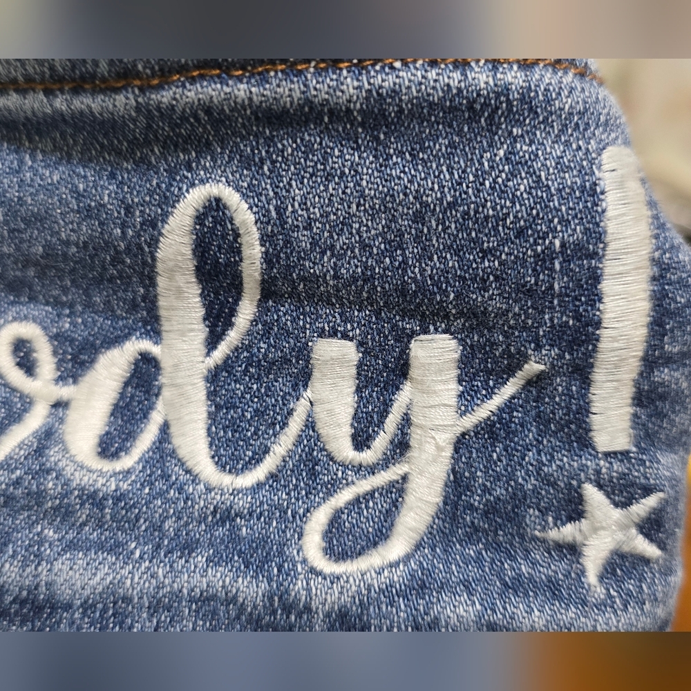 Distressed Plus Size Judy Blue Jean Jacket With Embroidered Collar Size 3x - Picture 13 of 13